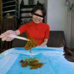 可愛くて性格もいい娘が精一杯ウンコします。恥ずかしがりながら脱糞