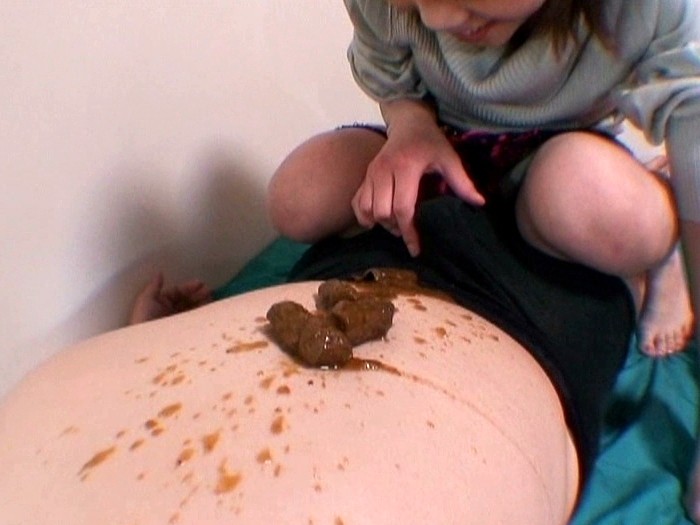 女性のウンコで手コキされたい